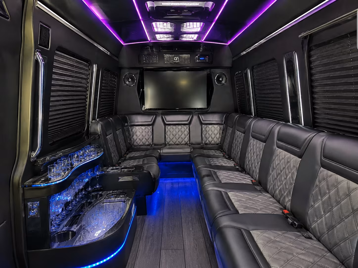 independencecoachbuscompany com makes santa cali gon days and festival transportation easy